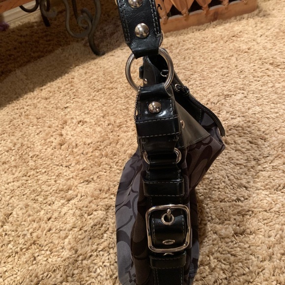 Coach Signature Hobo - Picture 5 of 7